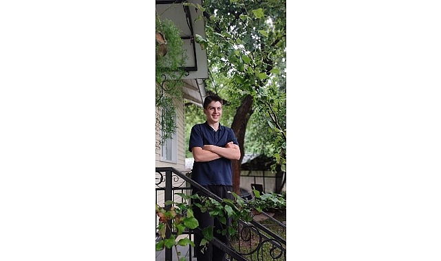 Arktik Keşif Yolculuğu: Bilgi Buzkıranı Seferi ve Genç Katılımcılar