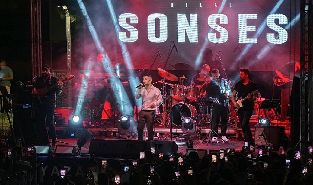 Aydın’da Yaz Konserlerinde Özlem Çerçioğlu Vatandaşlarla Buluşuyor: Bilal Sonses Efeler’de Sahne Aldı
