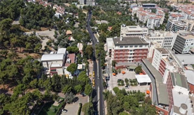 Balçova’nın Ana Yolları Yenilendi: Ata, Vali Hüseyin Öğütçen ve Sakarya Caddeleri Modernize Edildi