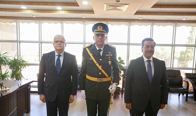Burhaniye’de 30 Ağustos Zafer Bayramı Coşkuyla Kutlandı: Resmi Törenler ve Protokol Akışı