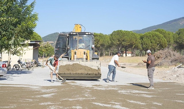 Burhaniye’de Kırsal Mahallelerde Parke Taş Projeleri ve Altyapı Çalışmaları