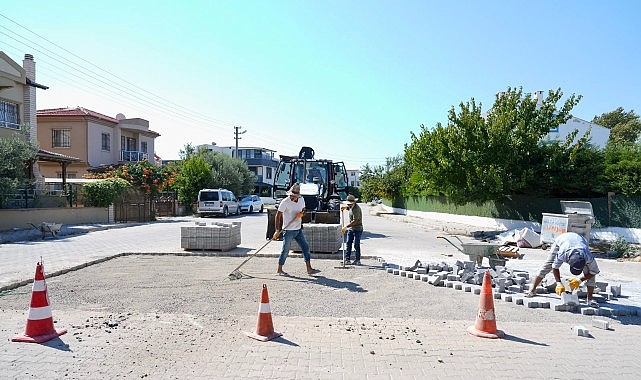 Burhaniye’de Yol ve Kaldırım Çalışmalarıyla Güvenli Ulaşım, Konforlu Seyahat İçin Eş Zamanlı Projeler