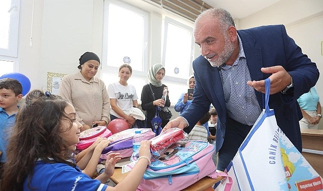 Canik Belediyesi, İlkokul Birinci Sınıf Öğrencileri İçin Çanta ve Kırtasiye Seti Hediye Projesini Yeniden Başlatıyor