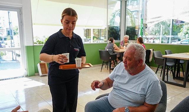 Emekli Dayanışma Evi: Uygun Fiyatlı, Samimi Sosyal Alan
