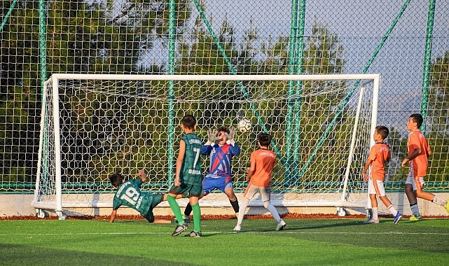 Feyyaz Alptuğ Memişoğulları Anısına Futbol Dostluk Turnuvası – Gençler ve Dayanışma Sahada