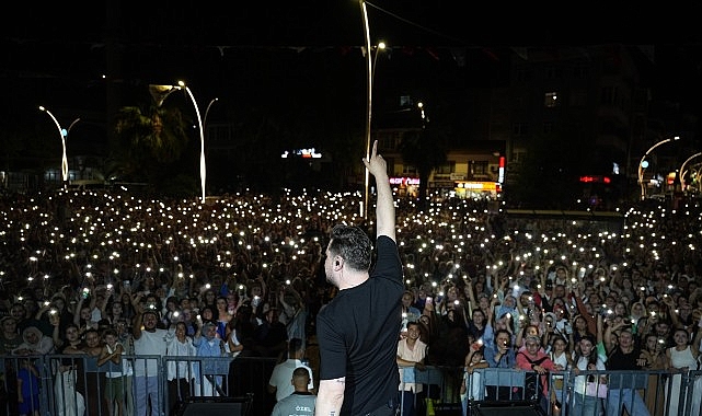 Fındık Festivali’nde Ekin Uzunlar ile Karadeniz Rüzgârı Esti: Işıklar ve Horon Dolu Gece