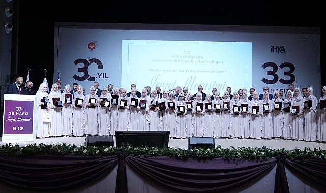 Gülsüm Hanım İhya Kız Kur’an Kursu’nda Hafızlık İcazet Merasimi: 33 Hafız İçin Taçlandırma