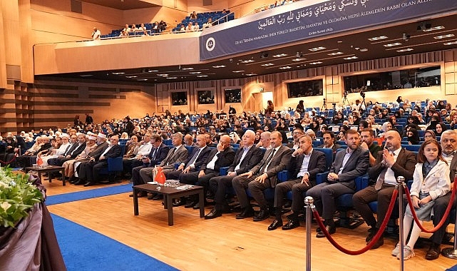 Gülsüm Hanım İhya Kız Kur’an Kursu’ndan Hafızlık İcazet Merasimi ve 33 Öğrenciye Ödüller
