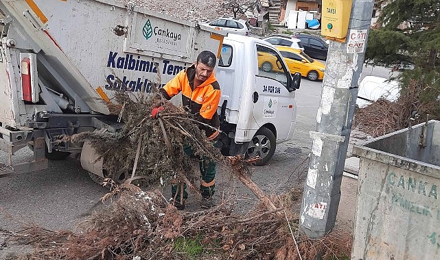 Hacimli Atıkların Yol Kenarlarına Bırakılmaması İçin Vatandaşlara Uyarı ve Sorumluluk Hatırlatması