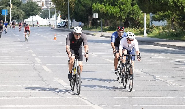 Kadıköy Sprint Triatlonu’nda Yaklaşık 500 Yarışmacı Start Verdi