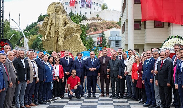 Keçiören’de 30 Ağustos Zafer Bayramı Çelenk Töreni ve Veda Filmi Gösterimi