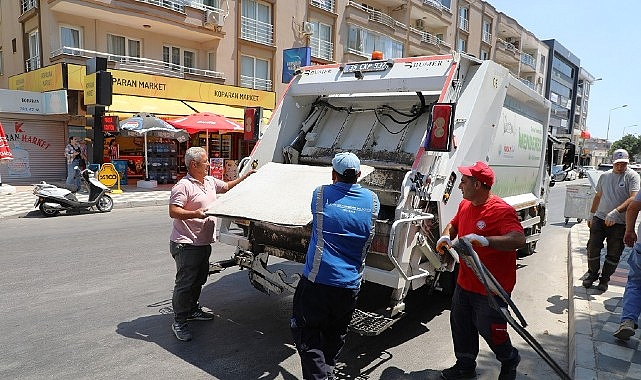 Menderes’te Temizlik Seferberliğiyle Caddeler Yeniden Hayat Buldu