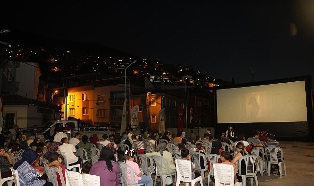 Mollafenari’de Yaz Filmi: Açık Hava Sineması Ailesel Keyif