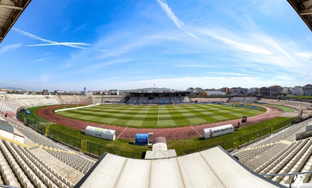Bandırma 17 Eylül Stadyumu’nda UEFA standartlarında aydınlatma dönemi başlıyor