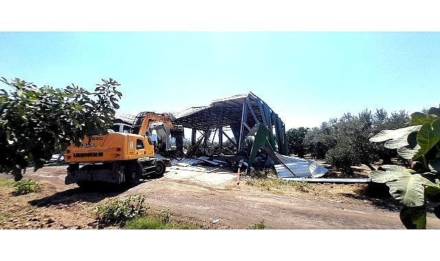 Osmangazi’de Tarım Arazisine Yapılan Ruhsatsız Depo Yıkıldı ve Denetimler Sürüyor