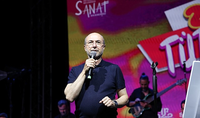 Selçuklu Belediyesi 2000’ler Türkçe Pop Konseriyle Açık Hava Şenliği
