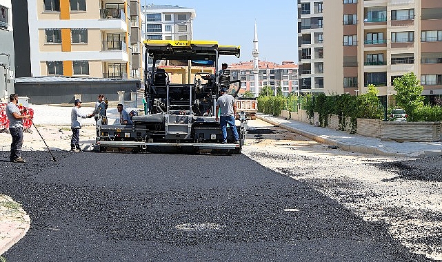 Selçuklu’da Altyapı ve Sıcak Asfalt Çalışmalarıyla Yol Konforu Artırılıyor