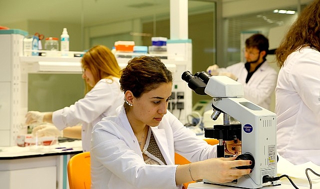 TWAS Mükemmeliyet Merkezi: Üsküdar Üniversitesi’nin Uluslararası Bilimsel İş birliğiyle Büyüyen Beyin Araştırma Ekosistemi