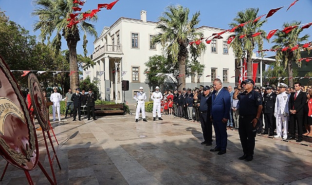 Urla’da 30 Ağustos Zafer Bayramı Kutlamaları: Şehitlik Ziyareti ve Fener Alayı
