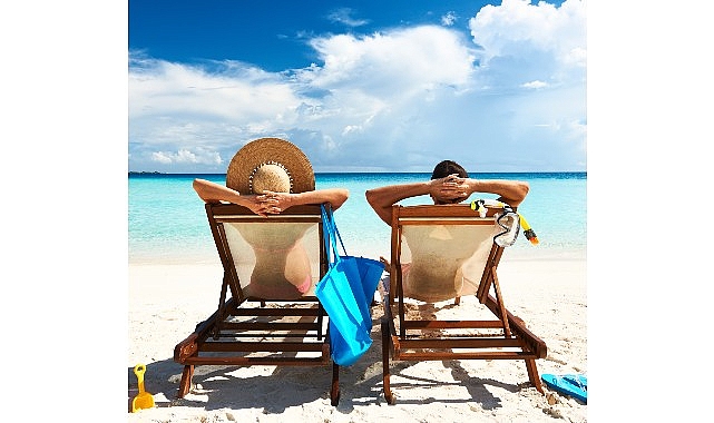 Yaz Aylarında Göz Lazer Cerrahisi: Tatil Planınıza Göre Uygunluk ve Dikkat Edilmesi Gerekenler