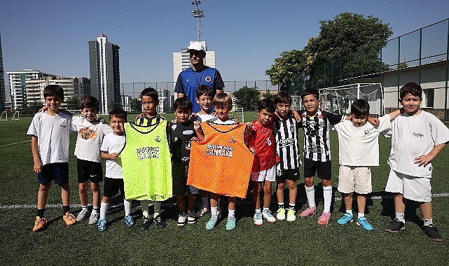 Yaz Futbol Okulu Şampiyonluk Dolu Sonuçlarla Tamamlandı: Gençler Birliği ve Çankaya Belediyesi İş Birliğiyle Futbol Sevgisi Gelişti