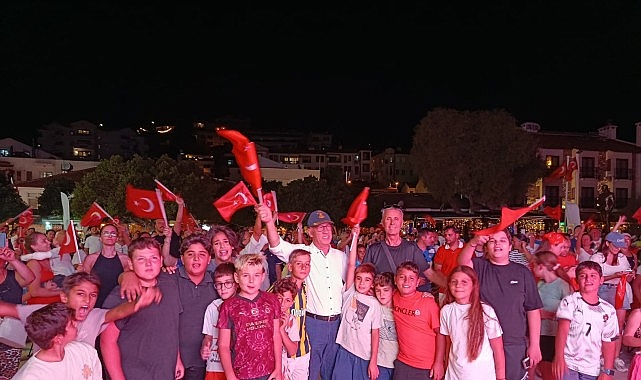 A Milli Kadın Voleybol Takımı Avrupa Şampiyonu: Datça’da Dev Ekranda Coşku