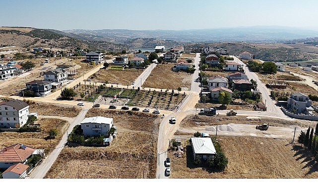 Akhisar Mahallesi Sokaklarında Sathi Kaplama Projesi Başladı: 14 Sokak, 2450 Metrelik Yol Ağı Performansına Hazır
