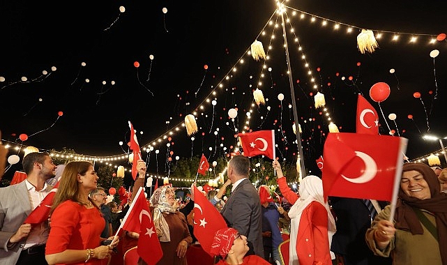 Anne Şehir’de 30 Ağustos Zafer Bayramı Coşkusu İzmit Körfezi’nde Yükseldi