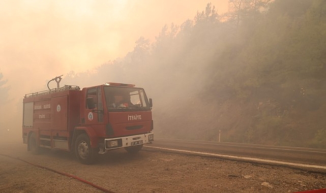 Antalya’da Yangın Müdahalesi: Toptaş ve Güzören’de Saha Çalışmaları Sürüyor