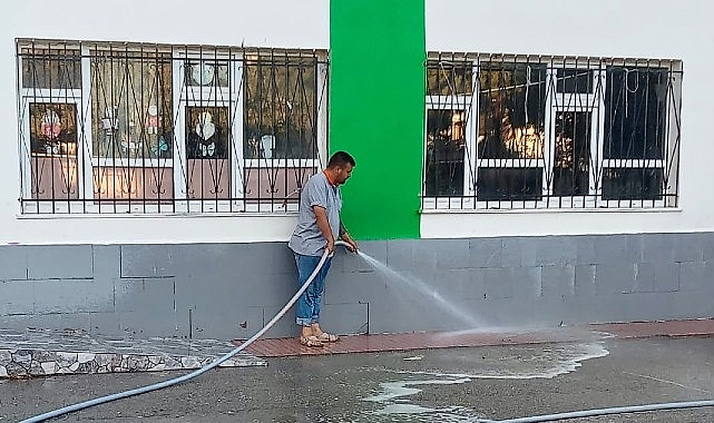 Burhaniye’de Eğitim Yılı Öncesi Okul Temizliği ve Toplumsal Sağlık Vurgusu