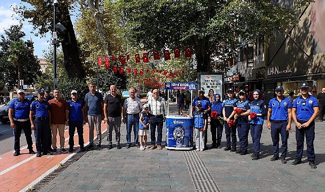 Çiçeklerle Zabıta Haftası: İzmit’te Kültürel Dayanışma ve Halkla Buluşma