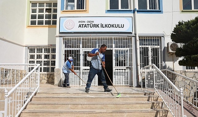 Didim’de Okullarda Yeni Eğitim Dönemi Öncesi Temizlik ve Çevre Düzenlemesi