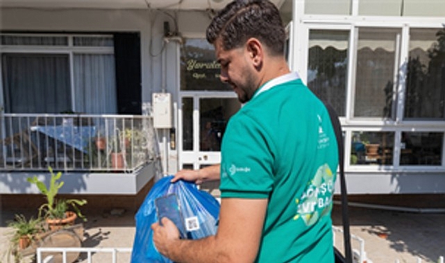 Dönüşüme Evde Başla: İzmir’de Kapıdan Kapıya Atık Toplama Projesi Başarıya Ulaşıyor
