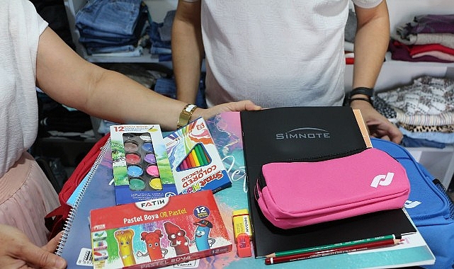 Edremit’te 500 Öğrenci İçin Eğitim Yardımı Sosyal Market’te Dağıtılıyor