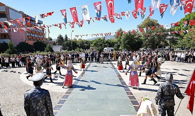 Efes Selçuk’un Kurtuluşunun 104. Yılında Resmî Tören ve Vizyoner Mesajlar