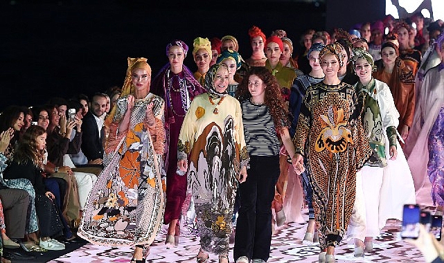 İmannoр Moda Resitali Galataport İstanbul’da Hadise ile Final Kolladı