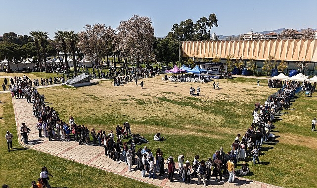 İzmir Kitap Fuarı İZKİTAP 2026: Kültürpark’ta Dokuz Günlük Kitap ve Düşünce Buluşması