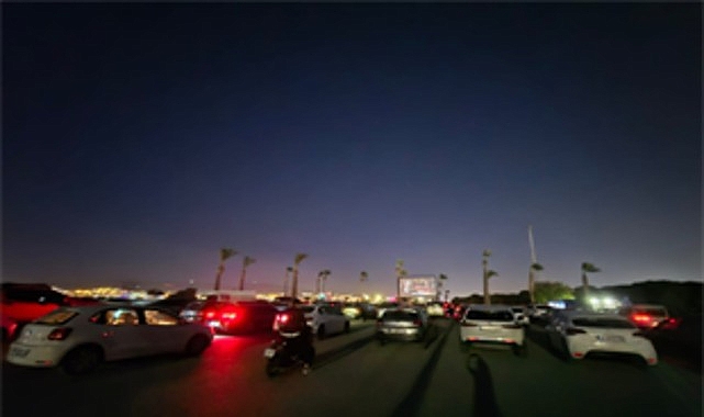 İzmir’in Açık Hava Sinema Şenliği: Yılın Favori Filmleri İnciraltı’nda