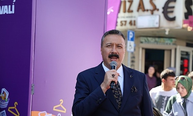 Gölcük Alışveriş Festivali Kapılarını Açtı: 200 Esnaf İndirimlerle Buluştu