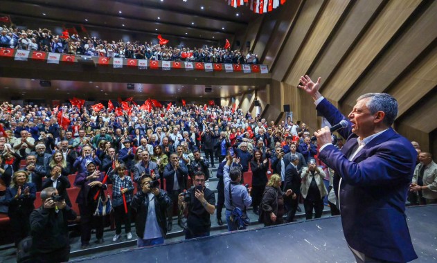 Özgür Özel’den Balıkesir’de “Yeni Nesil Siyaset” Vurgusu: İşletim Sistemini Değiştiriyoruz