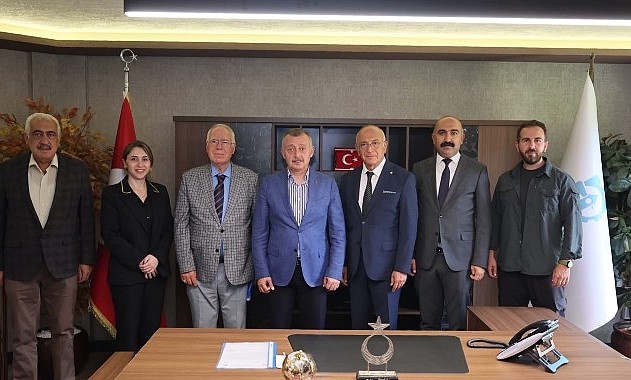 Cem Vakfı Yönetiminden Başkan Büyükakın’a Derince Cemevi İçin Teşekkür Ziyareti