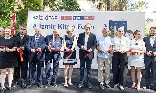 8. İzmir Kitap Fuarı kapılarını açtı: Kültürpark’ta edebiyat buluşması başladı