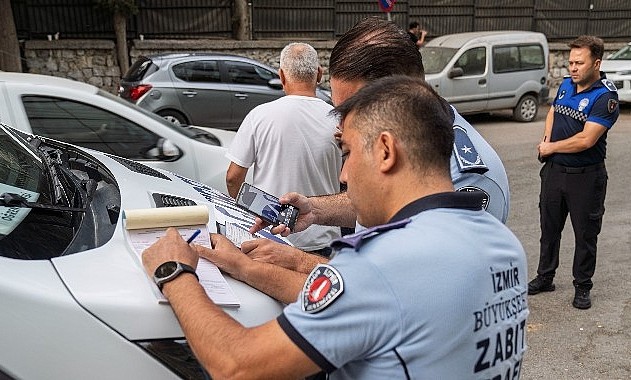 İzmir’de okul servislerine sıkı denetim: 1500 araç incelendi