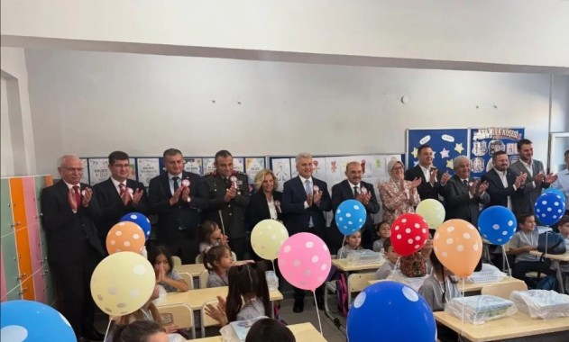 Balıkesir’de İlköğretim Haftası Coşkusu: Protokol Öğrencileri Yalnız Bırakmadı