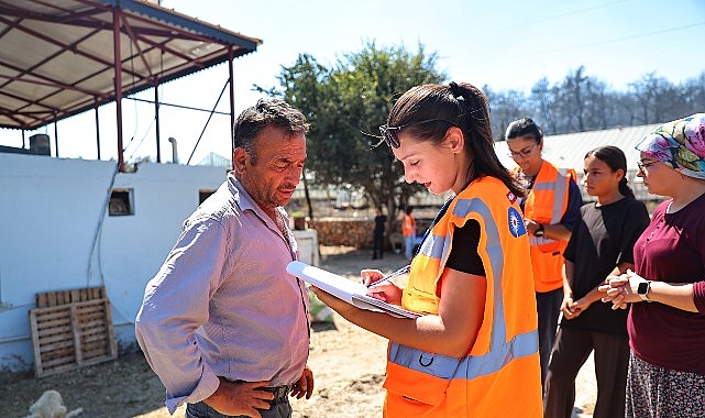 Yangın Bölgesinde Büyükşehir’in Sahadaki İnsanlık Kurtaran Çalışmaları