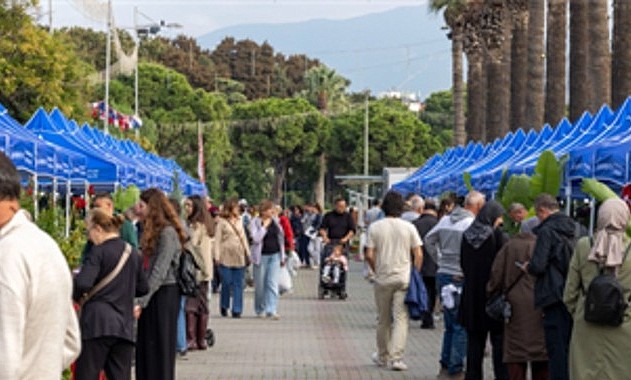 Kültürpark’ta balkon-bahçe bitkileri ve bal festivali başladı