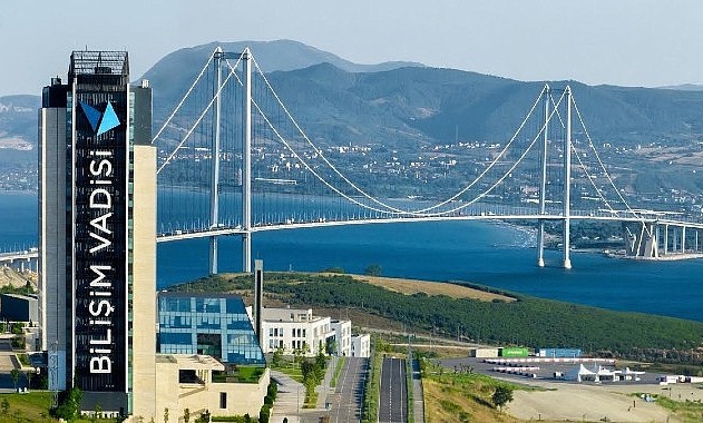 Osmangazi Köprüsü’nde Cumhuriyet coşkusu: Uluslararası koşu başlıyor