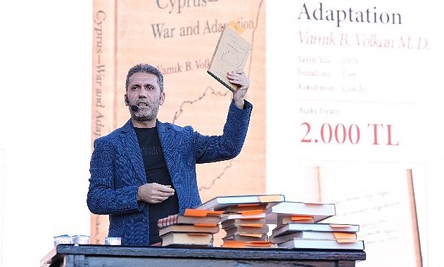 16. Kocaeli Kitap Fuarı’nda Nadir Eserler Müzayedesi Düzenlendi