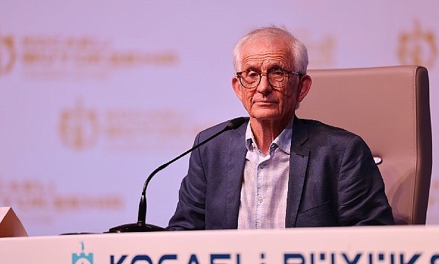 Roger Crowley, 16. Kocaeli Kitap Fuarı’nın açılışında okurlarıyla buluştu