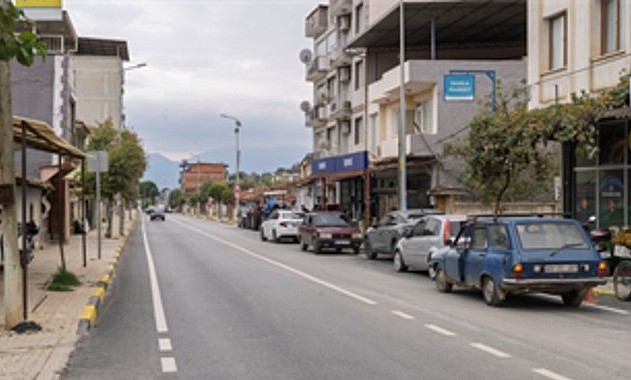 Kiraz’da 10 kilometrelik yol hattı asfaltla yenilendi